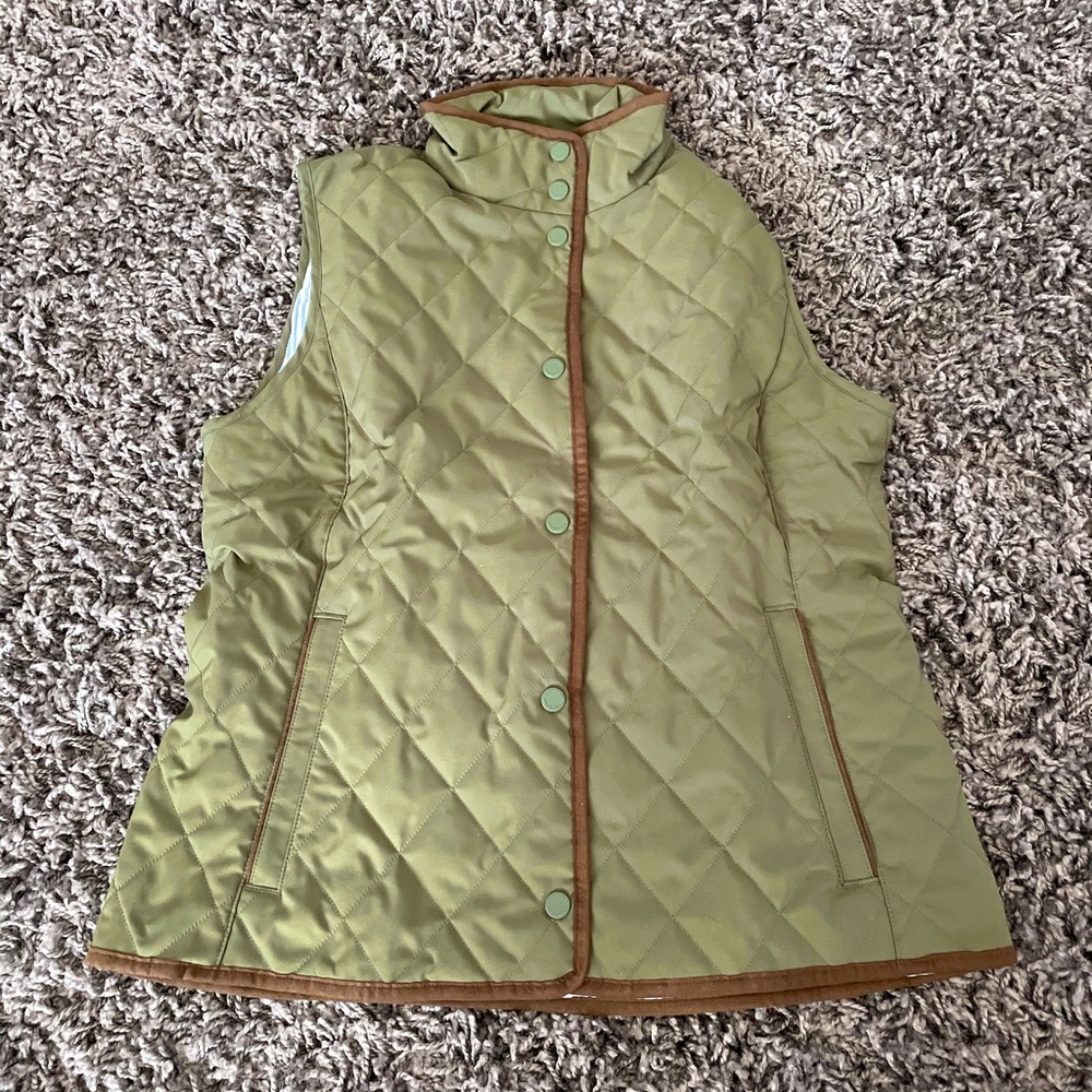 vineyard vines quilted vest